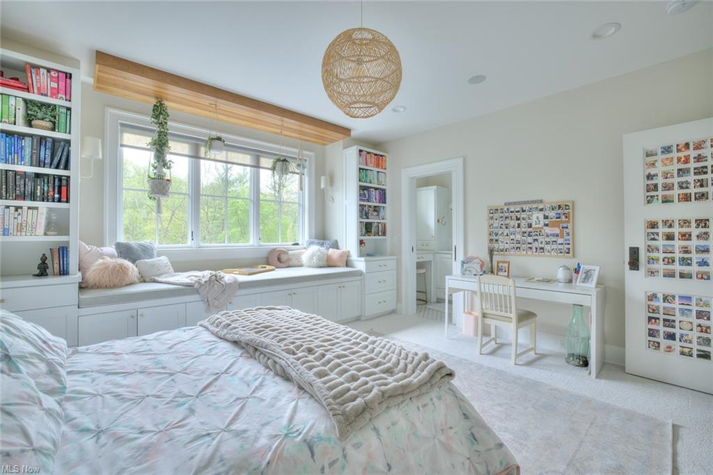 Williamstown, West Virginia, 26187, United States, 5 Bedrooms Bedrooms, ,8 BathroomsBathrooms,Residential,For Sale,1980118