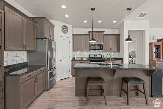 Salem, Utah, 84653, United States, 3 Bedrooms Bedrooms, ,3 BathroomsBathrooms,Residential,For Sale,1943257