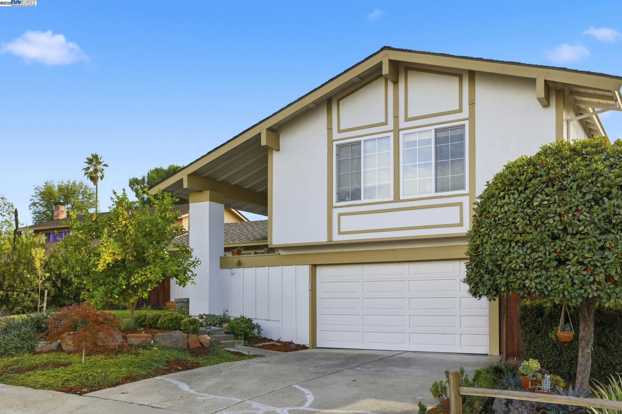 Pleasanton, California, 94566, United States, 4 Bedrooms Bedrooms, ,2 BathroomsBathrooms,Residential,For Sale,1988174