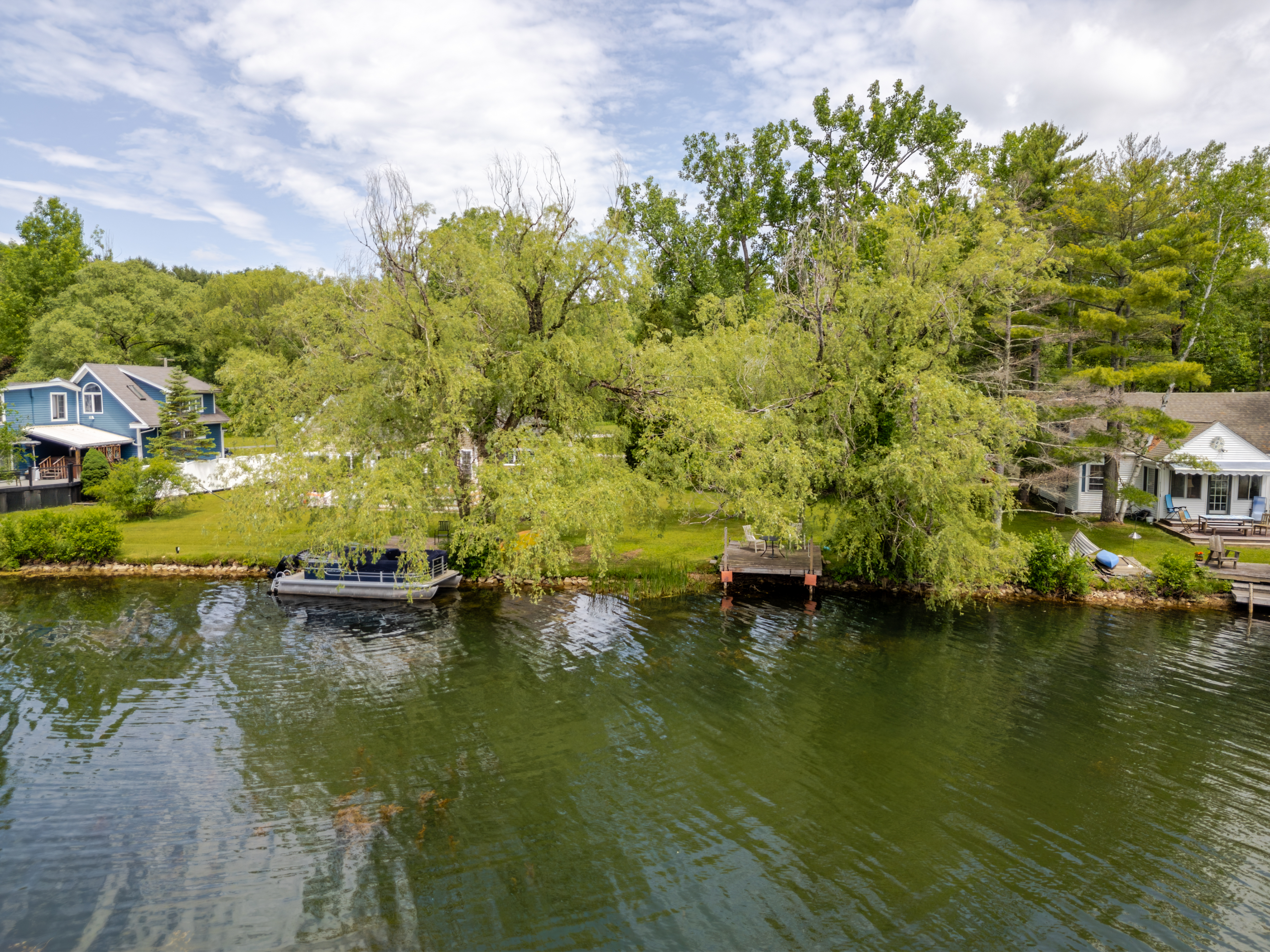  Berkshire Lakeside Living: 2-Acres and a Cottage by the Lake - 物件實景