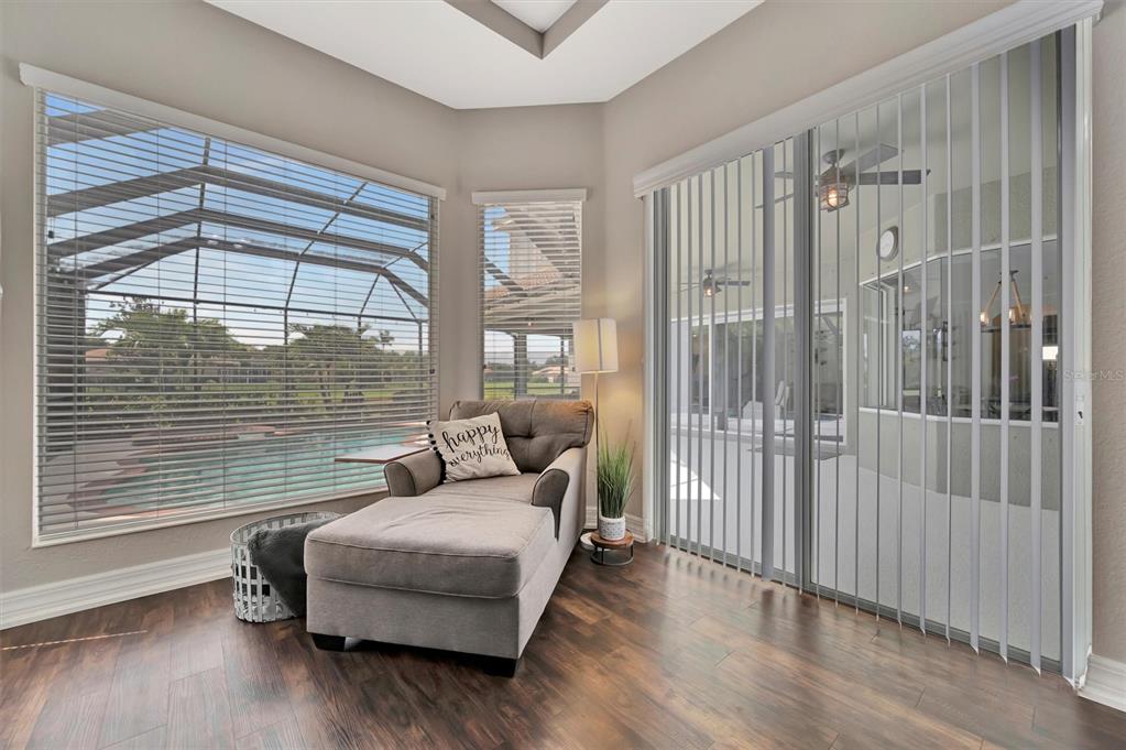 Bradenton, Florida, 34212, United States, 3 Bedrooms Bedrooms, ,4 BathroomsBathrooms,Residential,For Sale,1910869