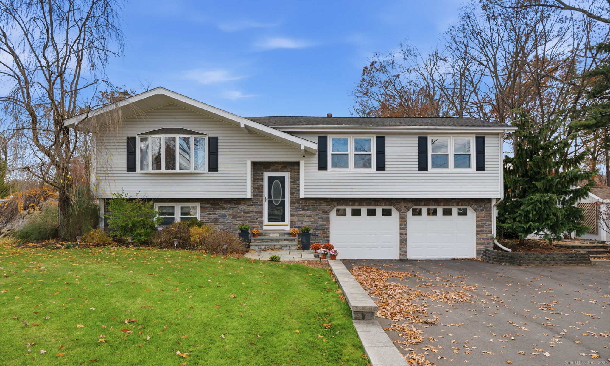 Southington, Connecticut, 06489, United States, 4 Bedrooms Bedrooms, ,3 BathroomsBathrooms,Residential,For Sale,2001900