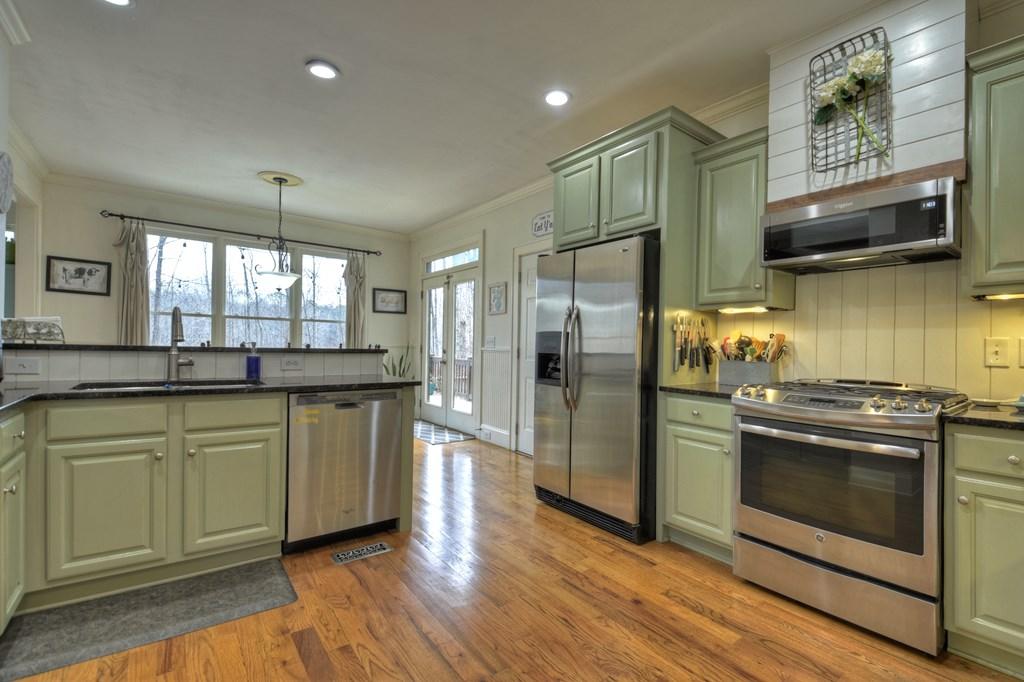 Talking Rock, Georgia, 30175, United States, 4 Bedrooms Bedrooms, ,4 BathroomsBathrooms,Residential,For Sale,1692764