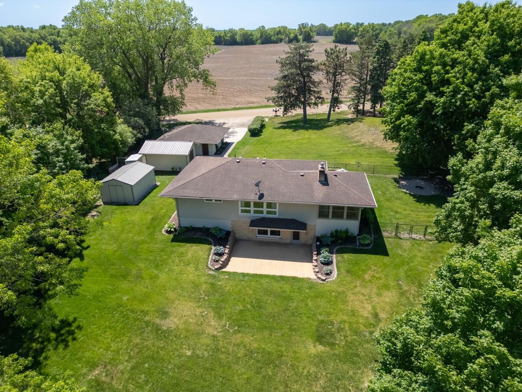  Beautifully Maintained Living with Maple Lake Views - 物件實景
