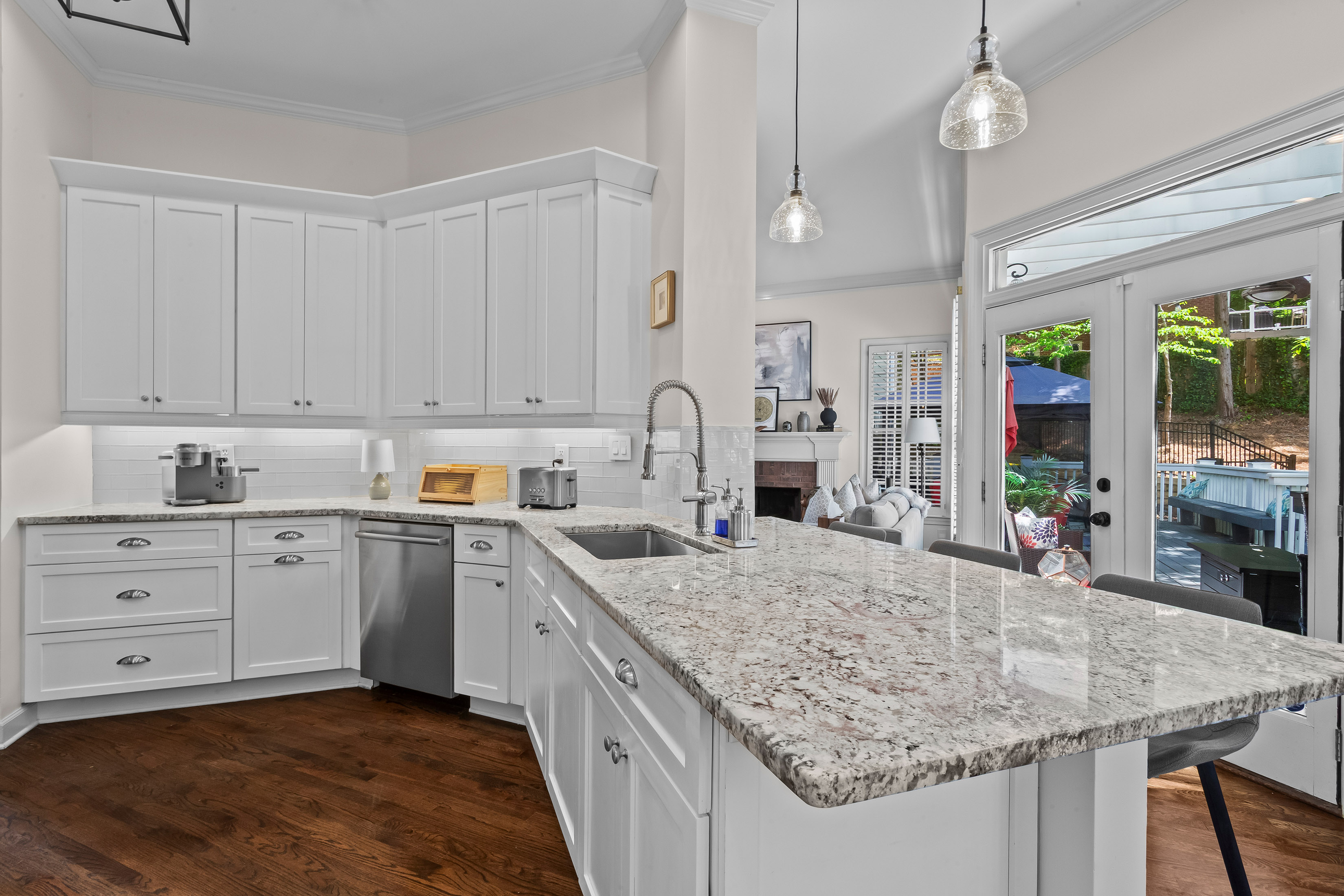  Timeless Elegance in Roswell