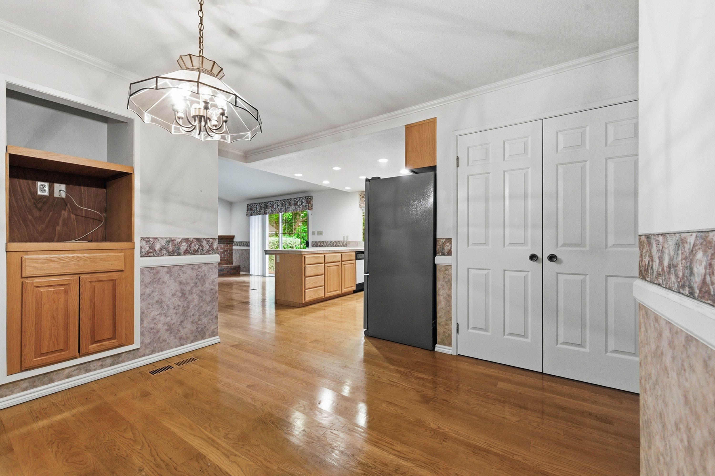  Charm and Opportunity in Browns Valley - 物件實景