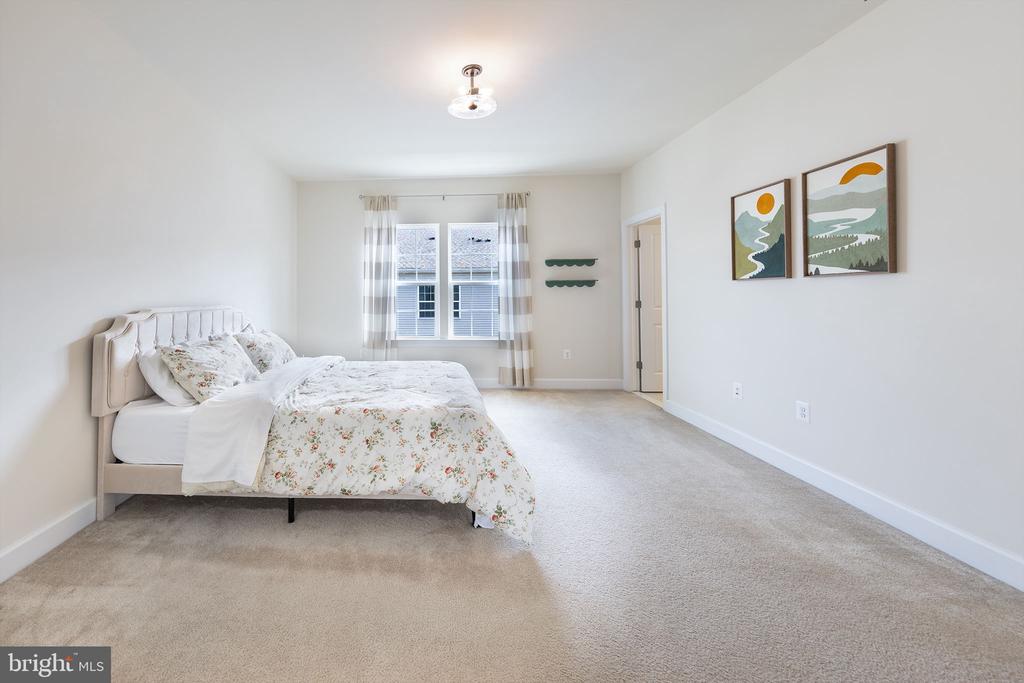 Haymarket, Virginia, 20169, United States, 3 Bedrooms Bedrooms, ,4 BathroomsBathrooms,Residential,For Sale,1904244