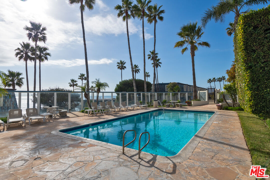 Malibu, California, 90265, United States, 2 Bedrooms Bedrooms, ,1 BathroomBathrooms,Residential,For Sale,1895662
