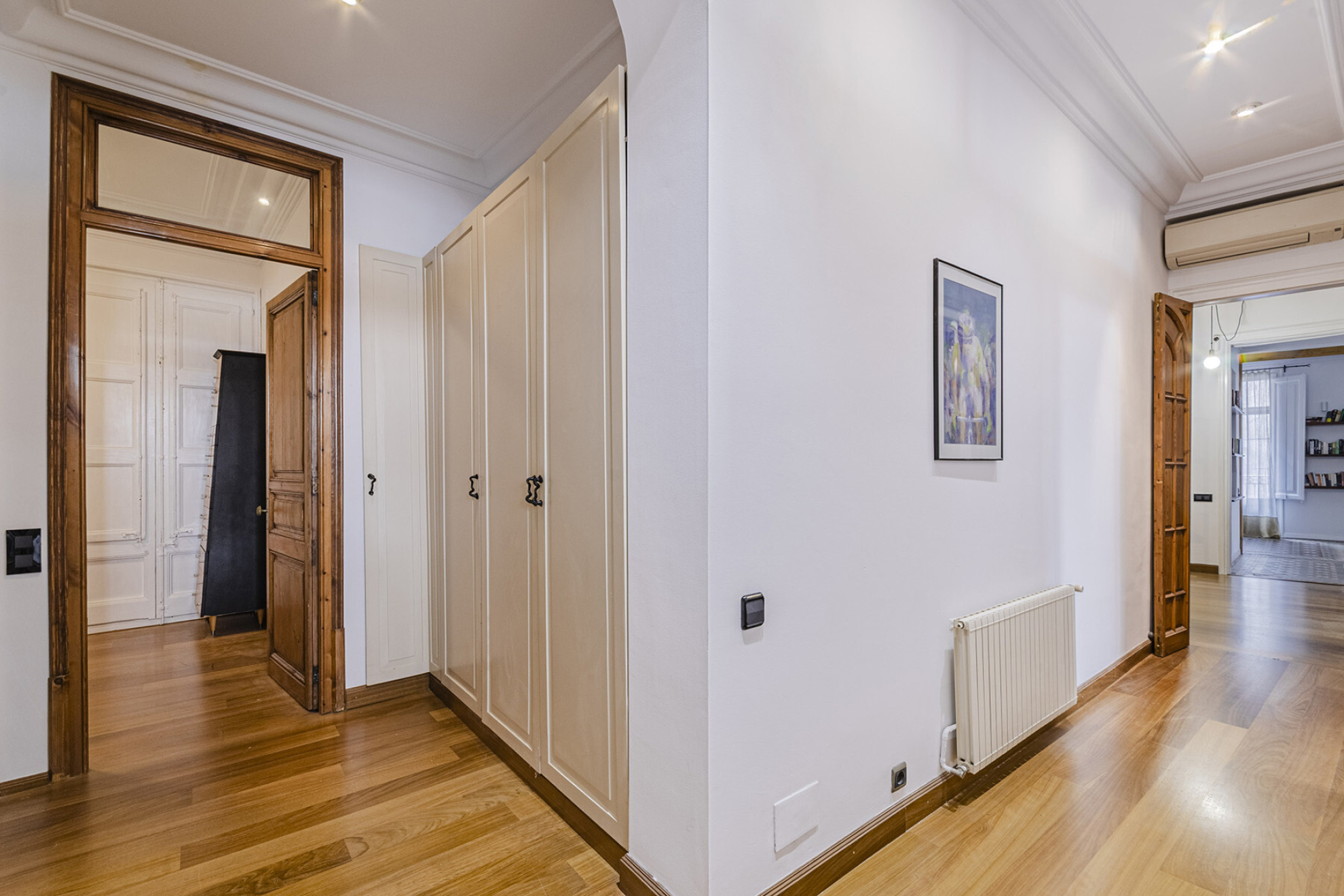  Large apartment with its own style in the oldest part of Barcelona - 物件實景