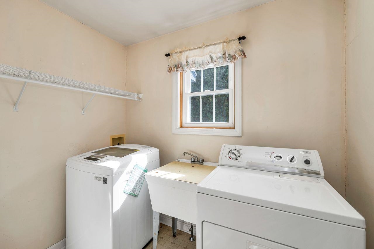 Seabrook, New Hampshire, 03874, United States, 3 Bedrooms Bedrooms, ,2 BathroomsBathrooms,Residential,For Sale,1986462