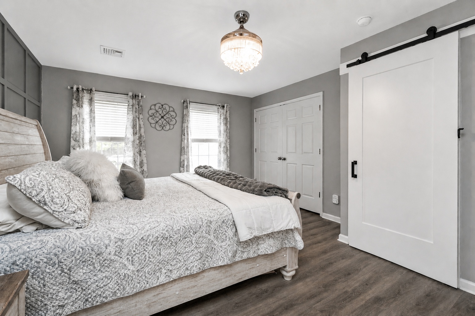 Stroudsburg, Pennsylvania, 18360, United States, 6 Bedrooms Bedrooms, ,5 BathroomsBathrooms,Residential,For Sale,2042441