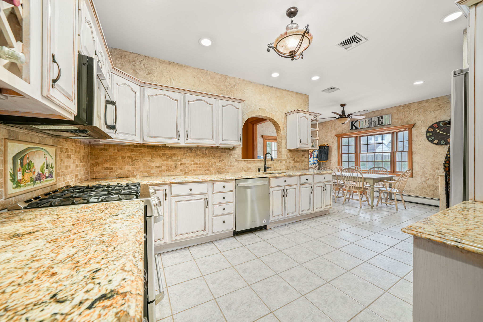 Montville, New Jersey, 07045, United States, 4 Bedrooms Bedrooms, ,3 BathroomsBathrooms,Residential,For Sale,1978325