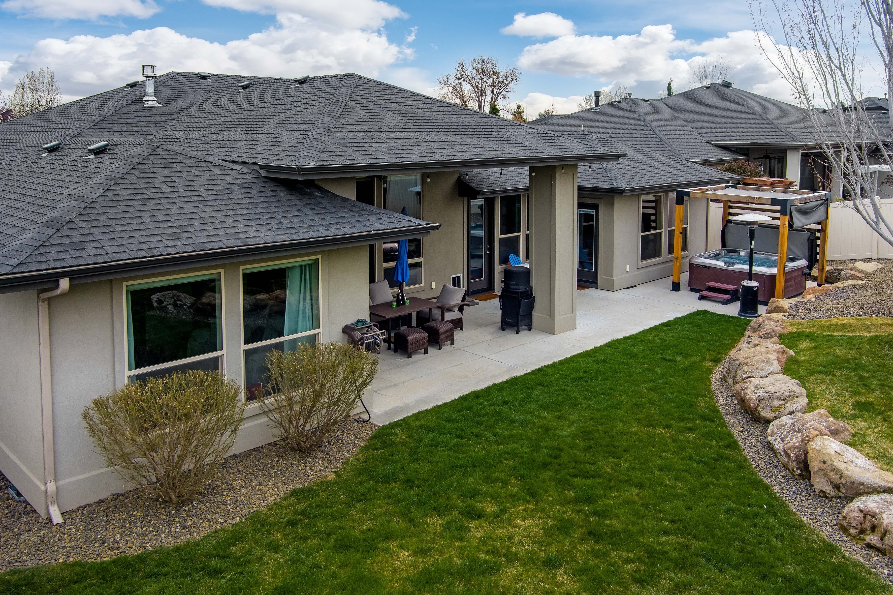  Beautiful Single Level - Former Builder Model Home - 物件實景