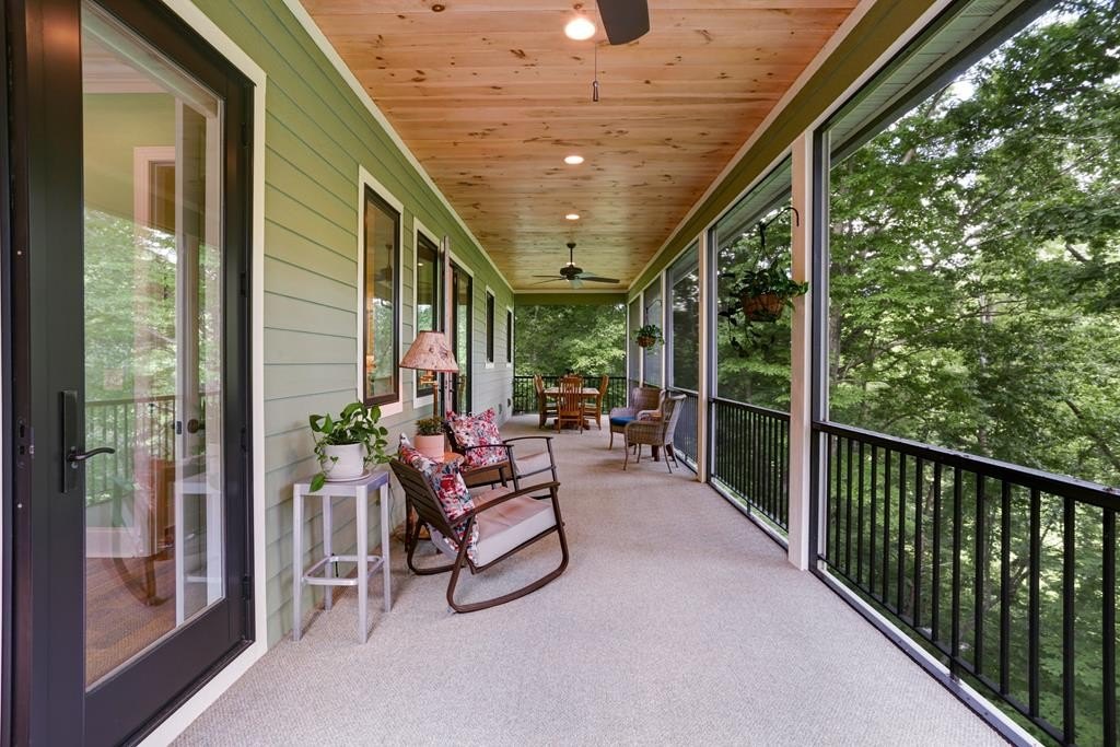 Hiawassee, Georgia, 30546, United States, 3 Bedrooms Bedrooms, ,5 BathroomsBathrooms,Residential,For Sale,1792070