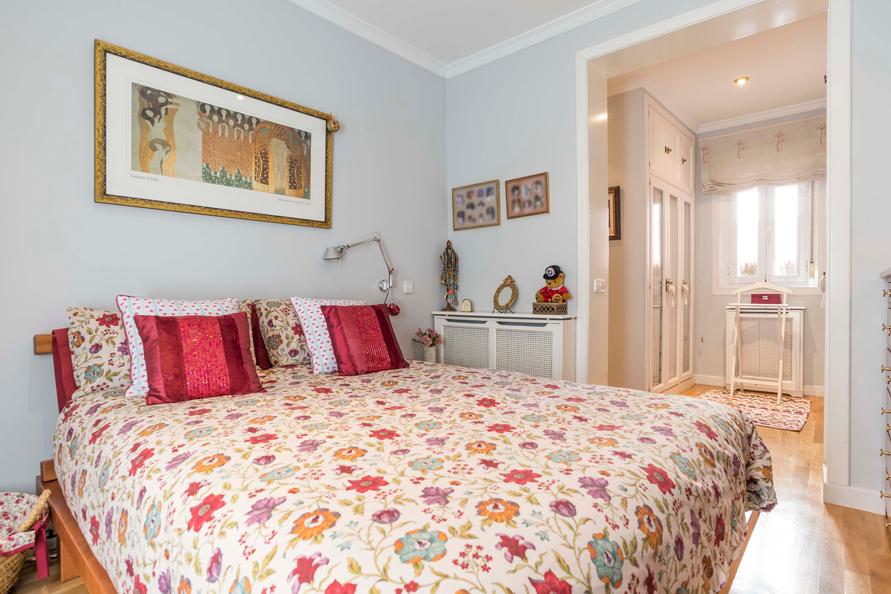  Exterior apartment in Trafalgar with four street-facing balconies - 物件實景