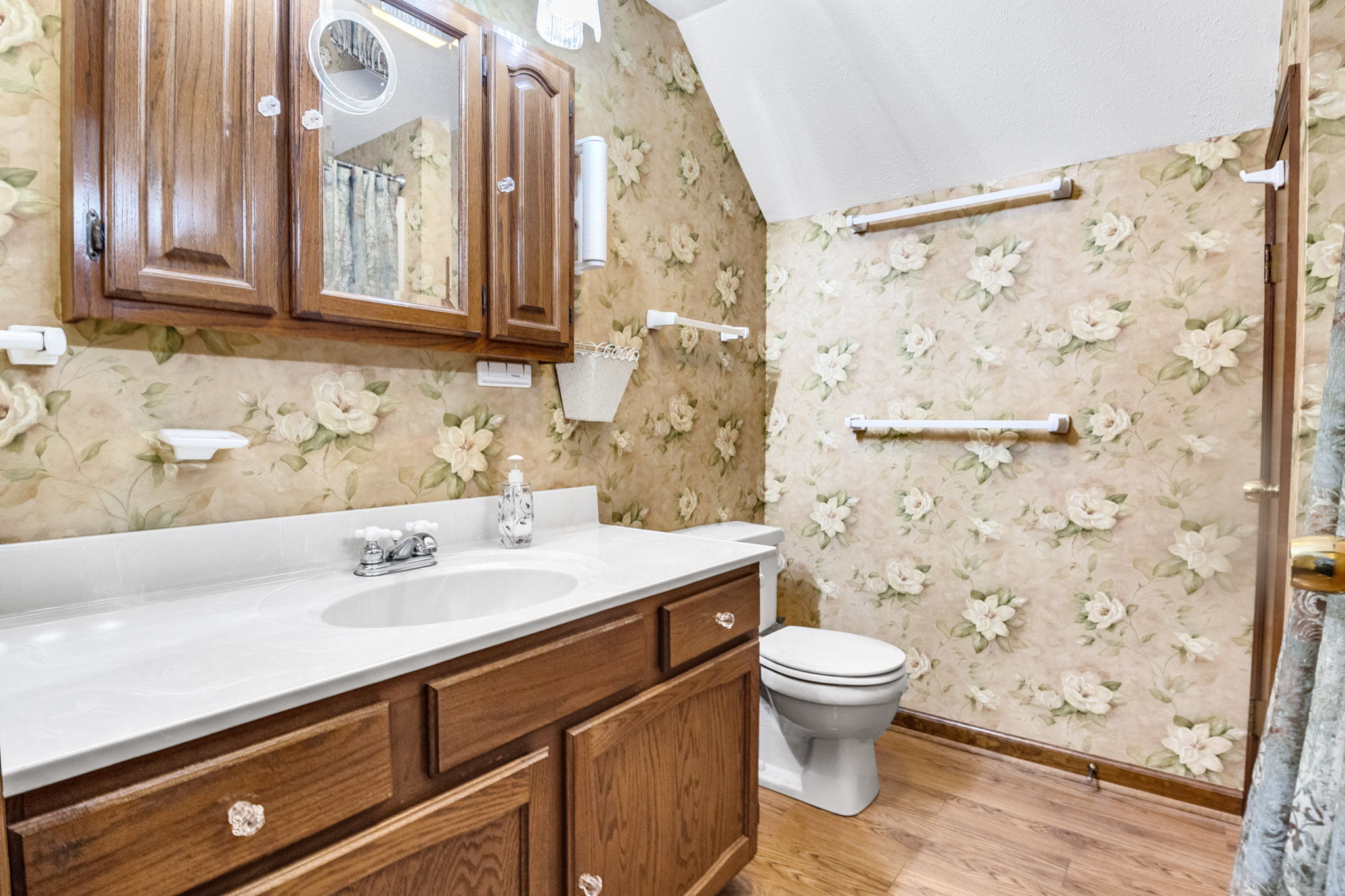 Sevierville, Tennessee, 37862, United States, 2 Bedrooms Bedrooms, ,3 BathroomsBathrooms,Residential,For Sale,1977968