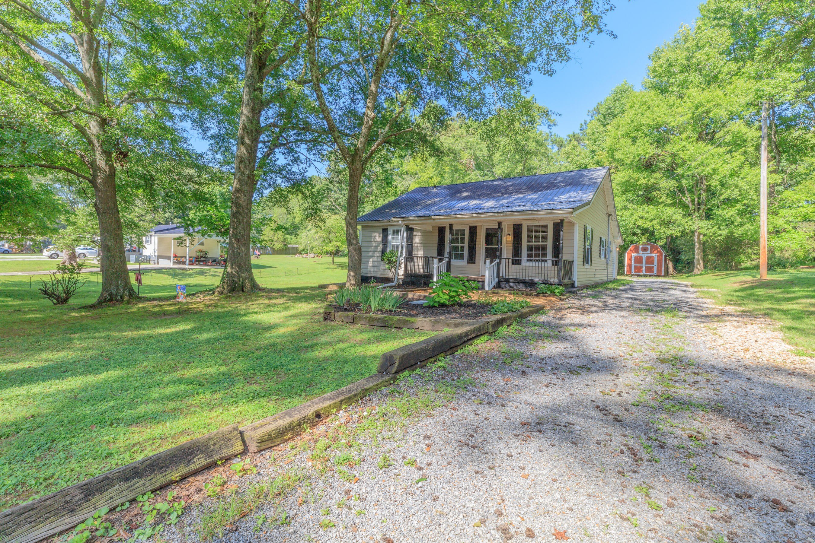 Duke St, LA Fayette, GA 30728