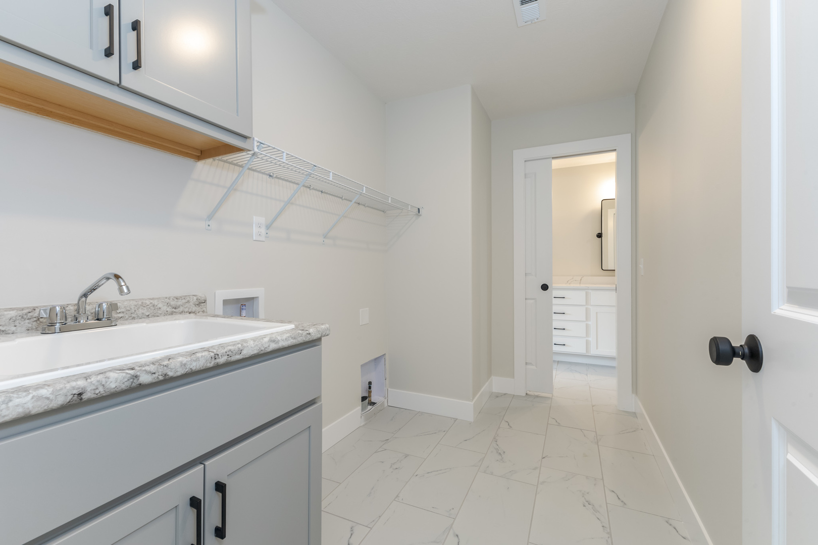 Bloomington, Illinois, 61705, United States, 4 Bedrooms Bedrooms, ,4 BathroomsBathrooms,Residential,For Sale,1957055