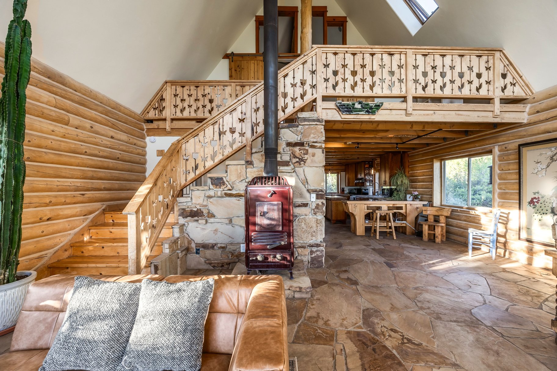  Coming soon Handcrafted Mountain Property on 5 Acres with Views - 物件實景