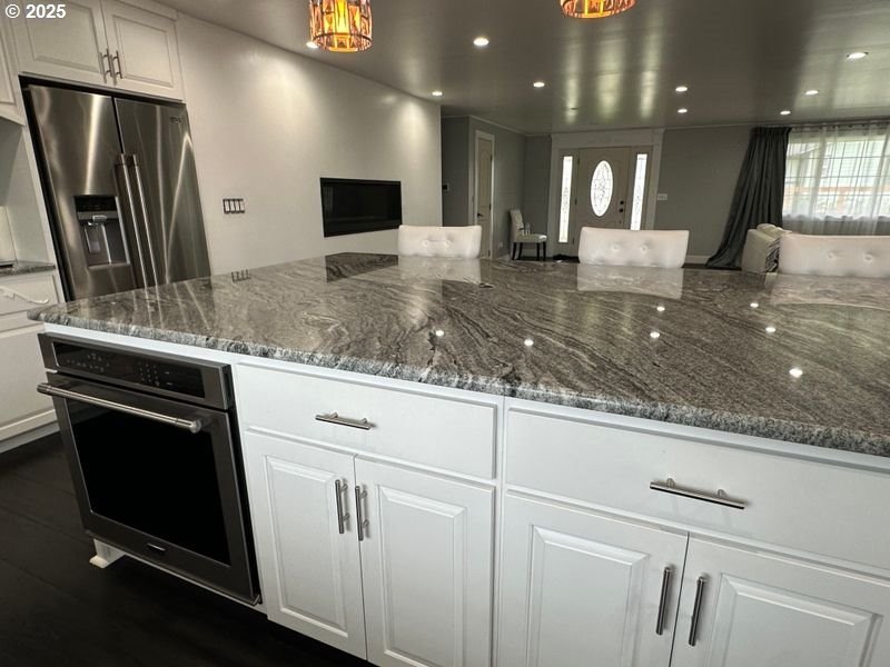 Brookings, Oregon, 97415, United States, 3 Bedrooms Bedrooms, ,3 BathroomsBathrooms,Residential,For Sale,1977245