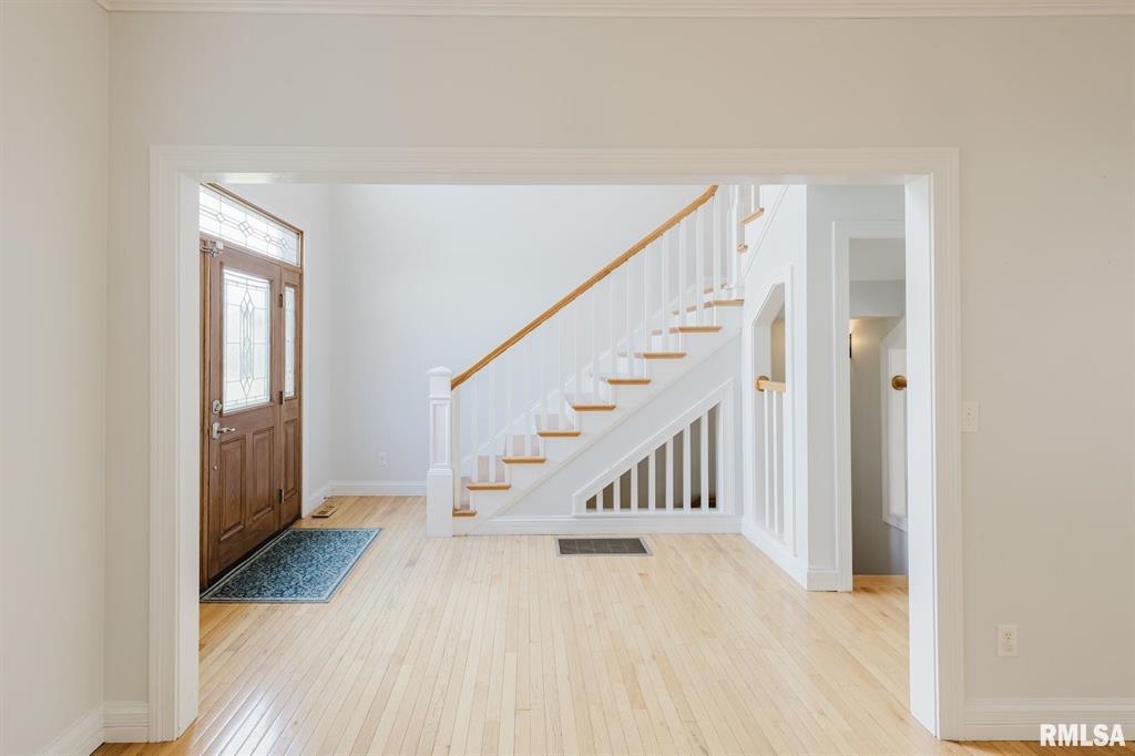 Bismarck, Illinois, 62959, United States, 5 Bedrooms Bedrooms, ,Residential,For Sale,1885319