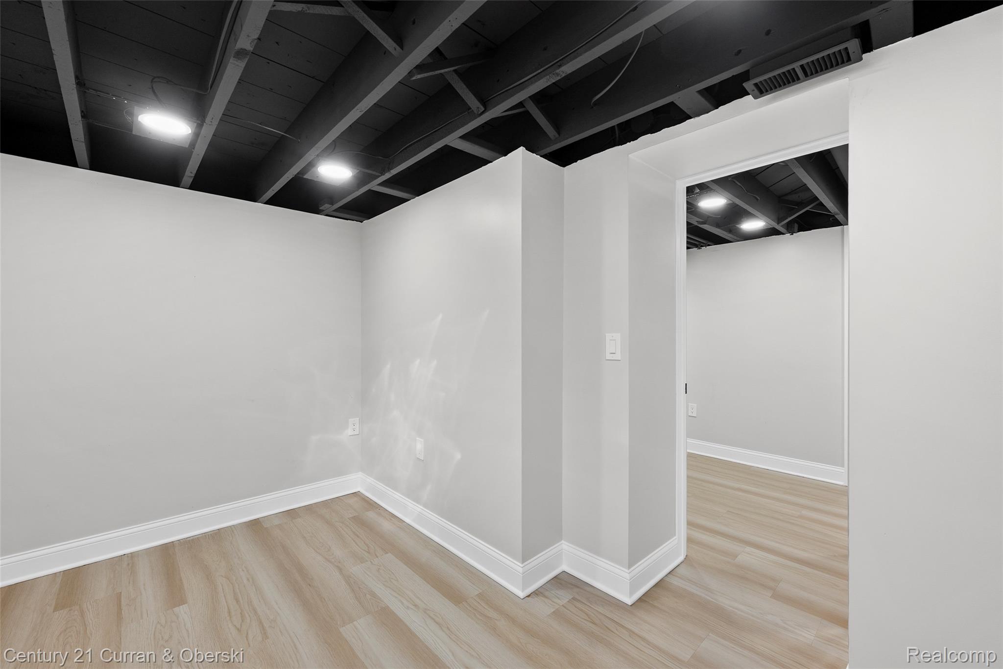 Dearborn, Michigan, 48124, United States, 4 Bedrooms Bedrooms, ,3 BathroomsBathrooms,Residential,For Sale,1979492