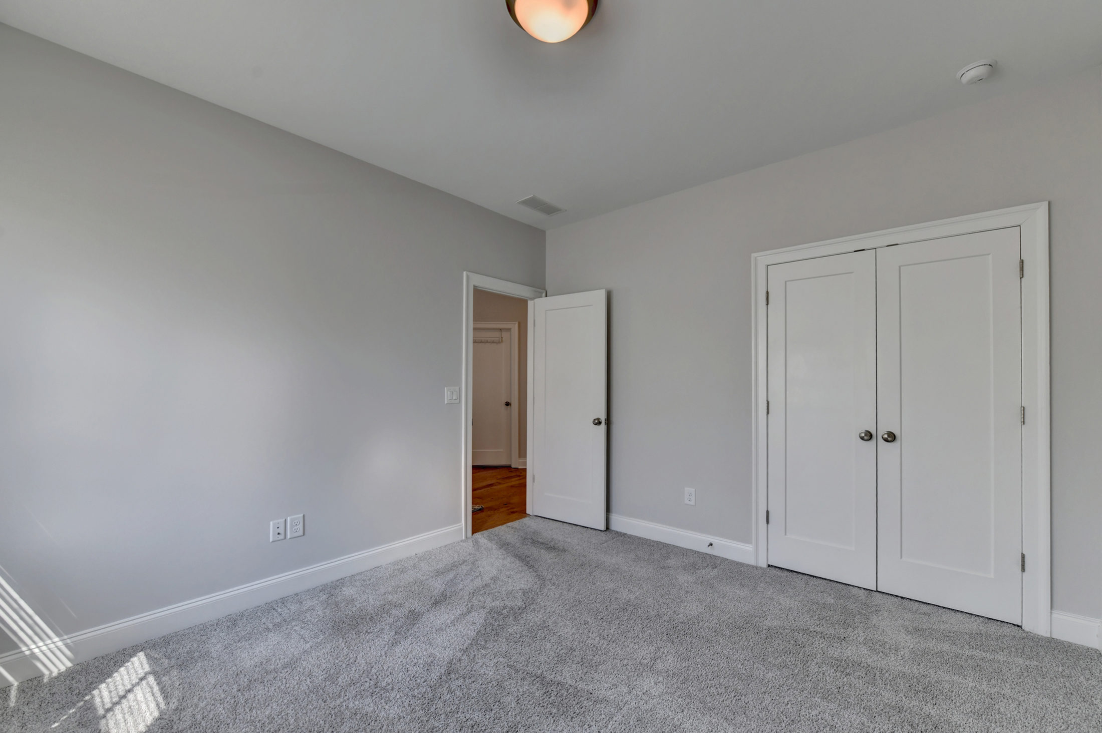  Thoughtfully Designed Milton Home Offers Low-maintenance Living - 物件實景