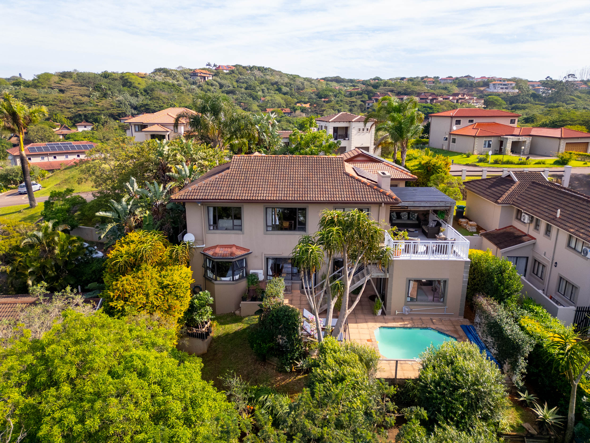  Forest Retreat with Solar Power and Exceptional Outdoor Living in Seaward Estate - 物件實景