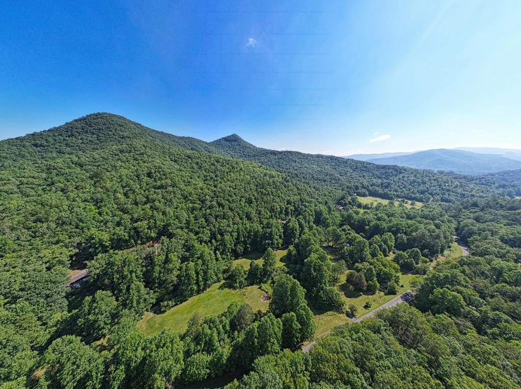 Hiawassee, Georgia, 30546, United States, 3 Bedrooms Bedrooms, ,5 BathroomsBathrooms,Residential,For Sale,1792070