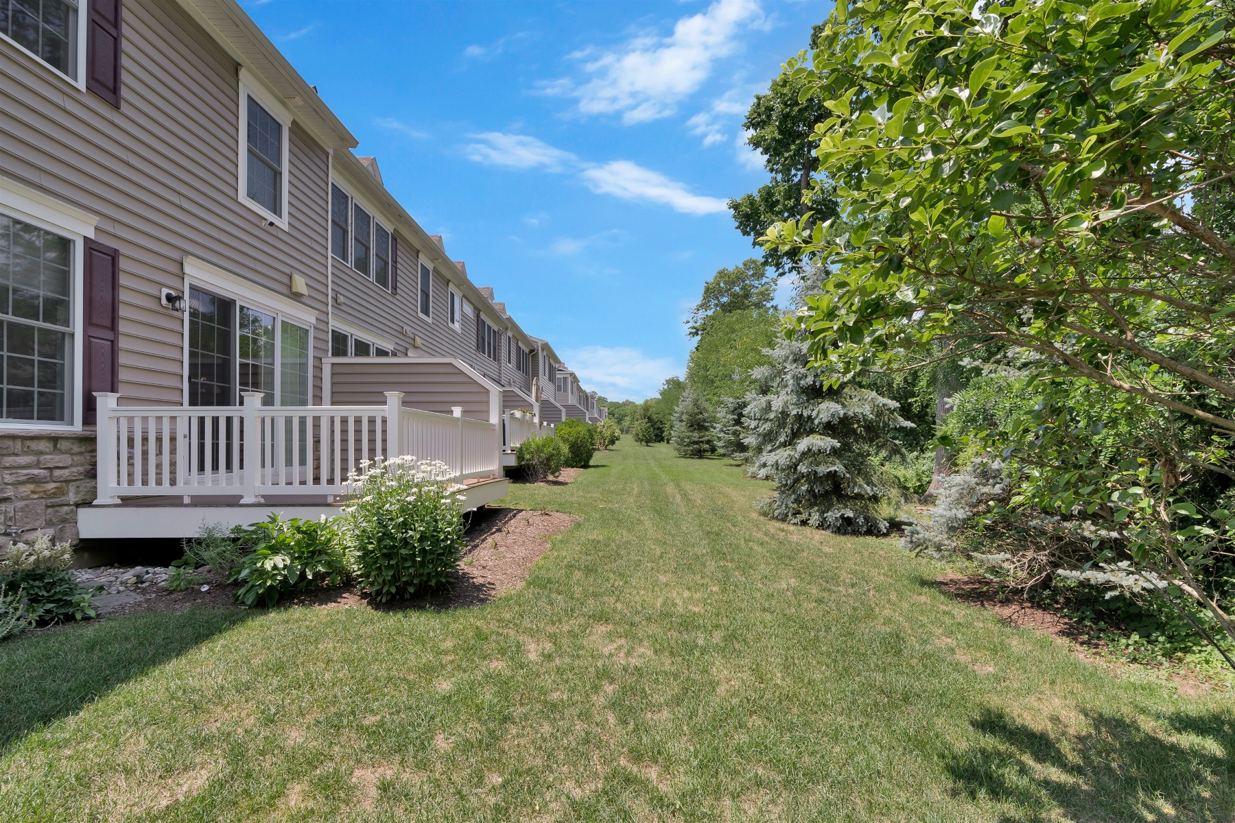  ?Residences at Columbia Park ? Impeccably Crafted End-Unit Townhome - 物件實景