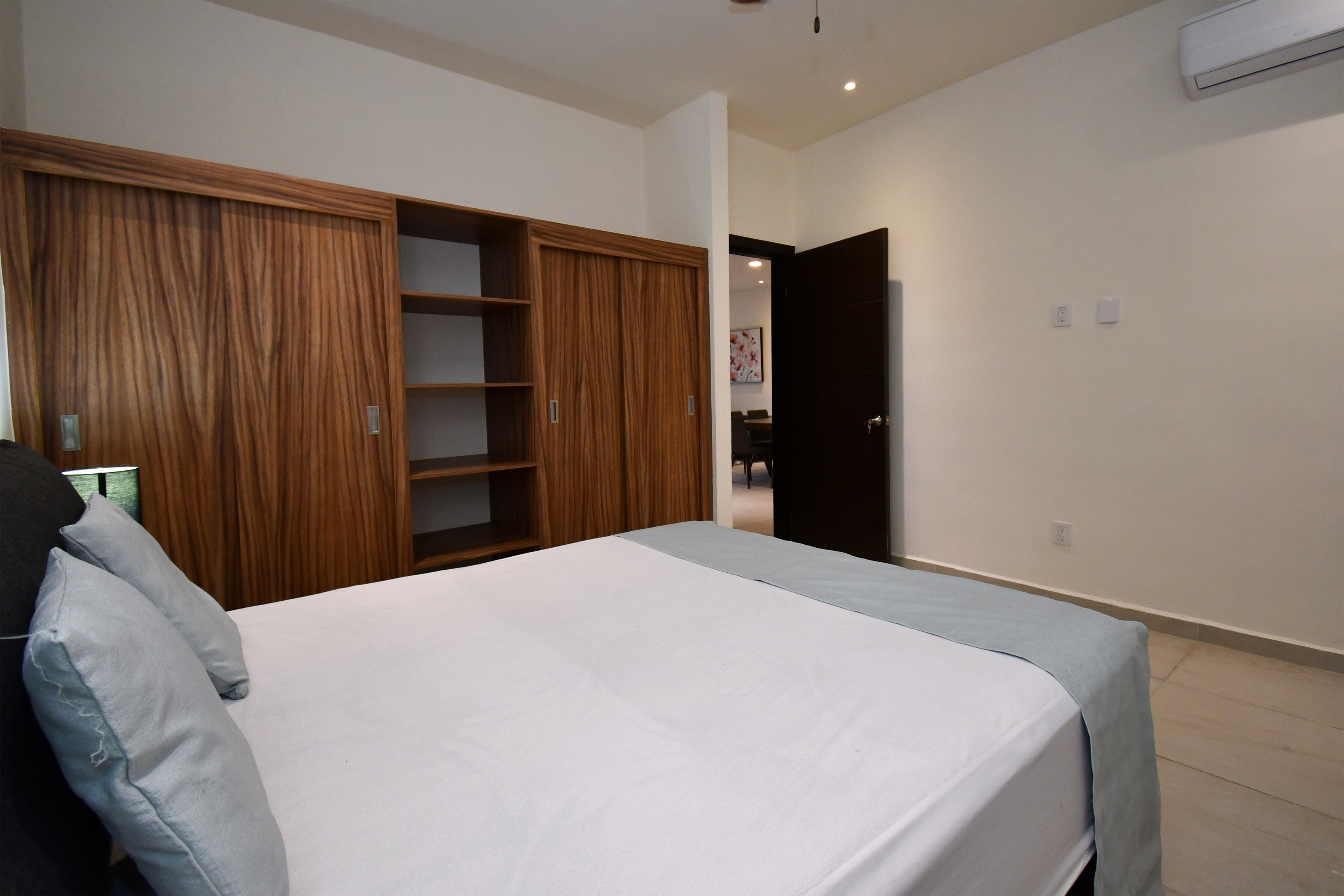  Modern Three-Bedroom Apartment with Terrace in Selvanova, Coto 8 - 物件實景