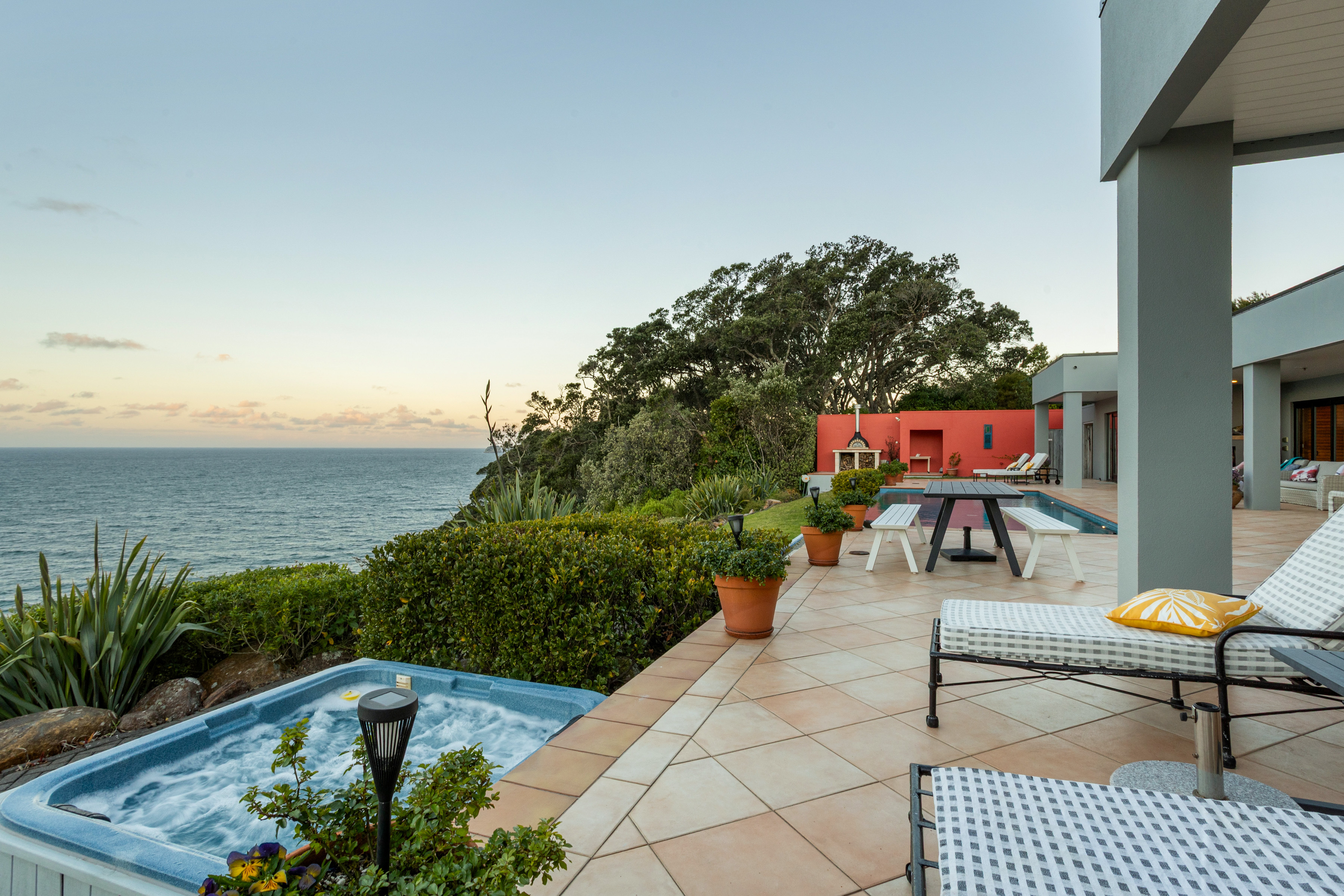  Private Coastal Estate with Panoramic Ocean Views - 物件實景