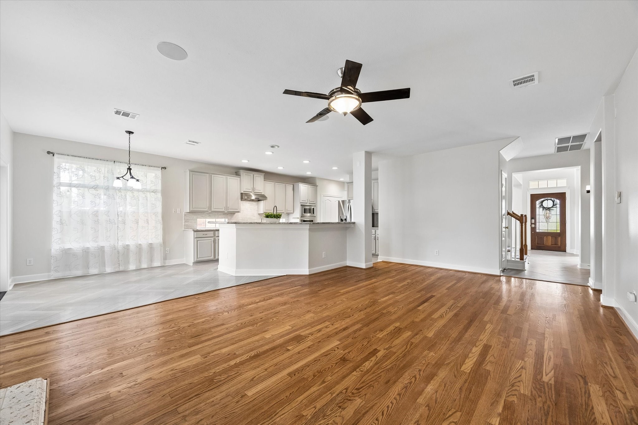  1502 Lakeside Enclave Drive - 物件實景