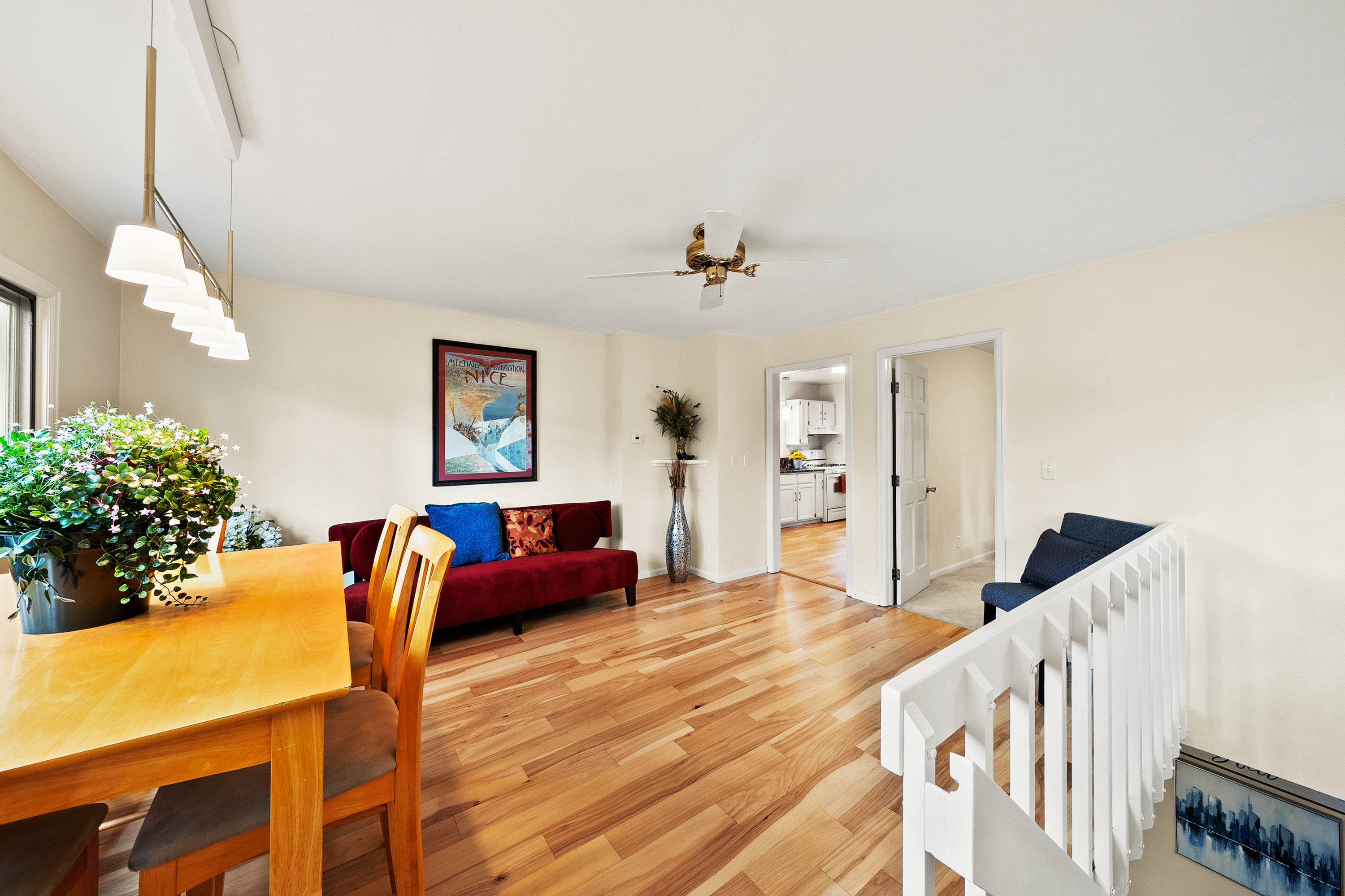  Rare Opportunity to Own 2 Homes Just Steps Away from Coveted Evergreen Lake - 物件實景