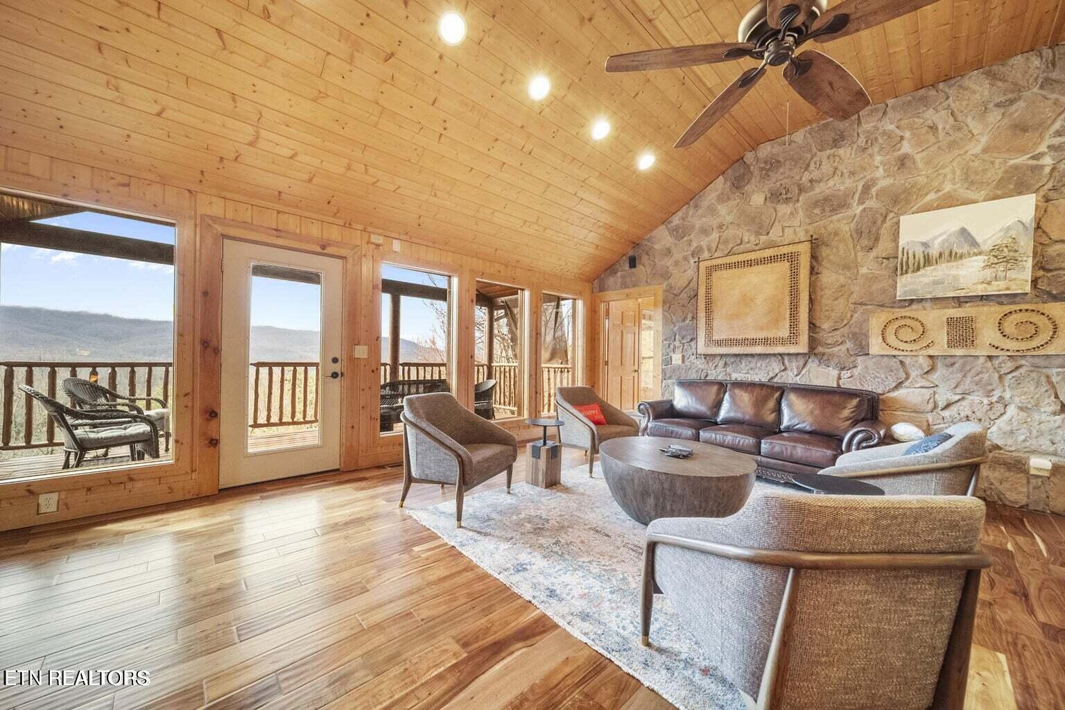 922 Scenic Tr, Gatlinburg, Tennessee, 37738, United States, 3 Bedrooms Bedrooms, ,3 BathroomsBathrooms,Residential,For Sale,922 Scenic Tr,1483117