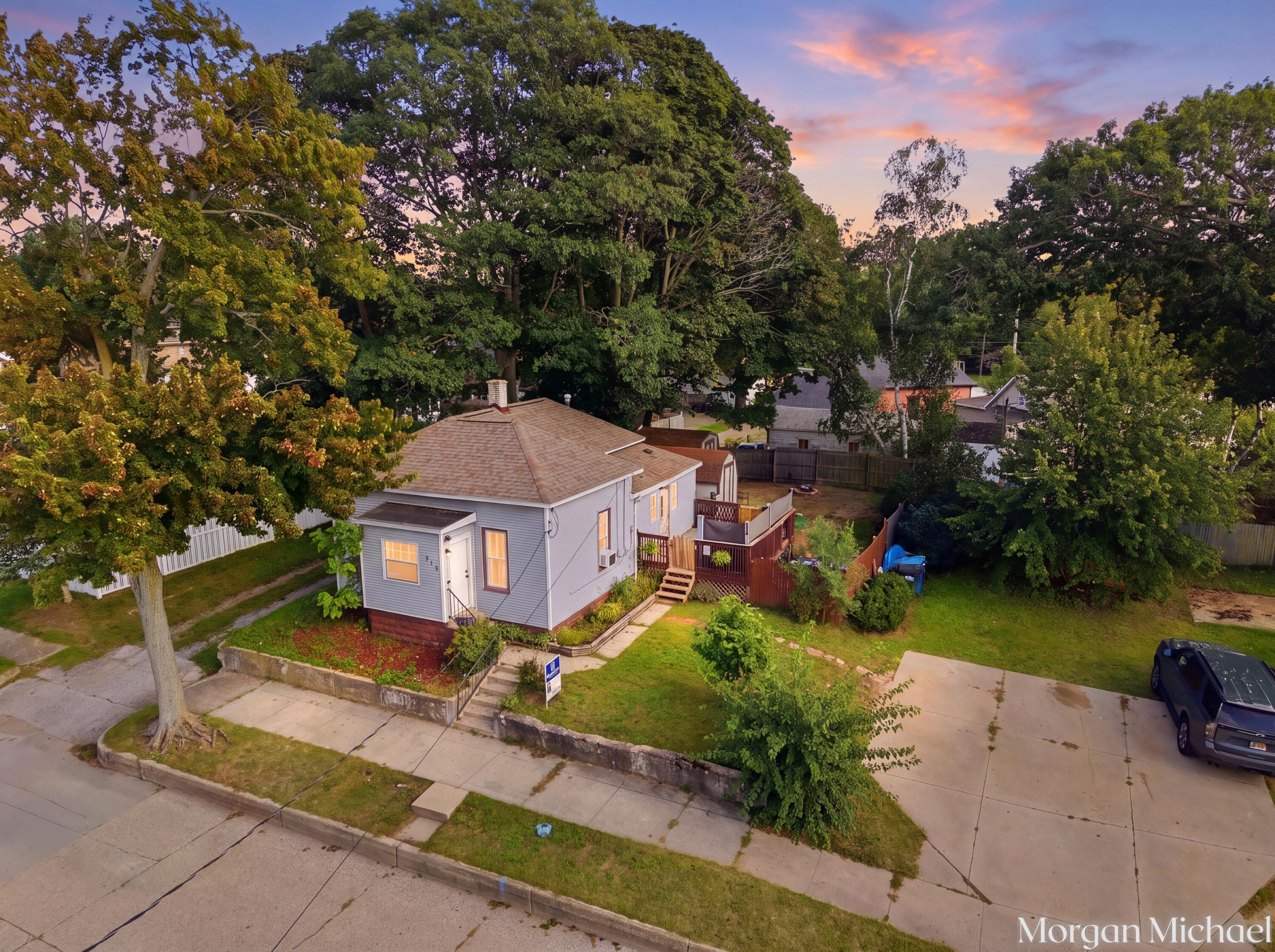 Palmer Ave, Muskegon, MI 49441