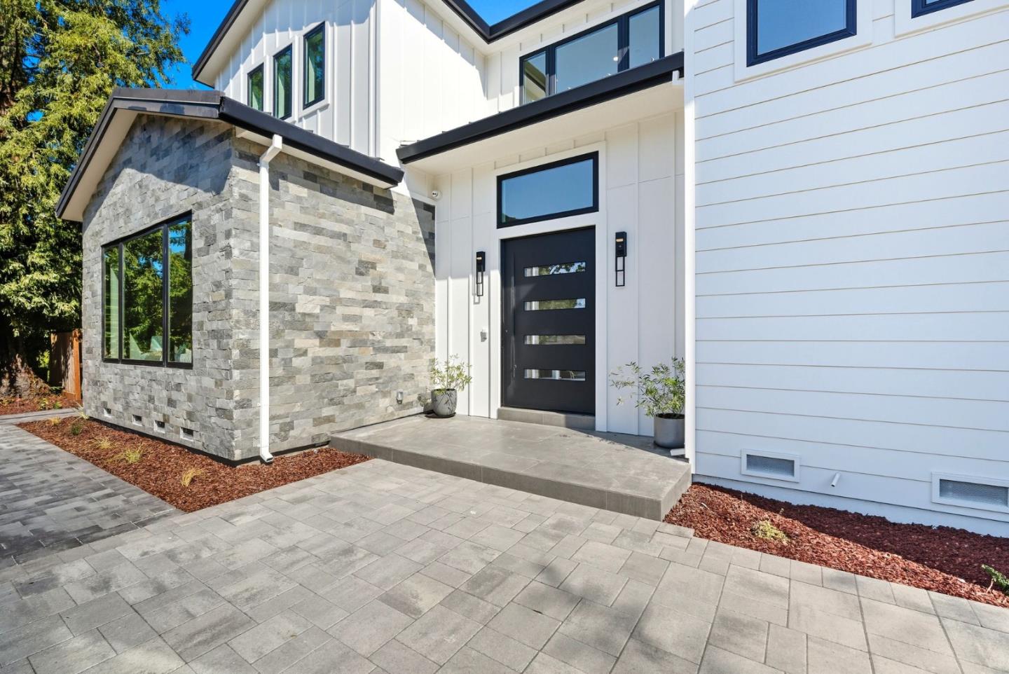 Menlo Park, California, 94025, United States, 6 Bedrooms Bedrooms, ,7 BathroomsBathrooms,Residential,For Sale,1947482
