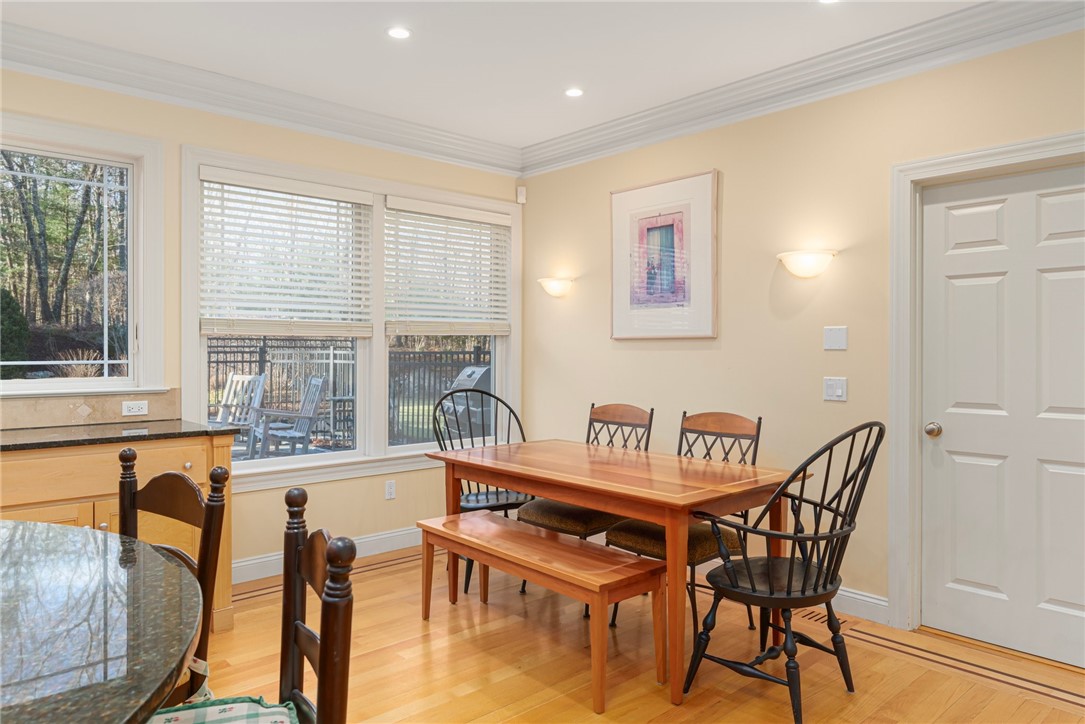 East Greenwich, Rhode Island, 02818, United States, 5 Bedrooms Bedrooms, ,7 BathroomsBathrooms,Residential,For Sale,1940425