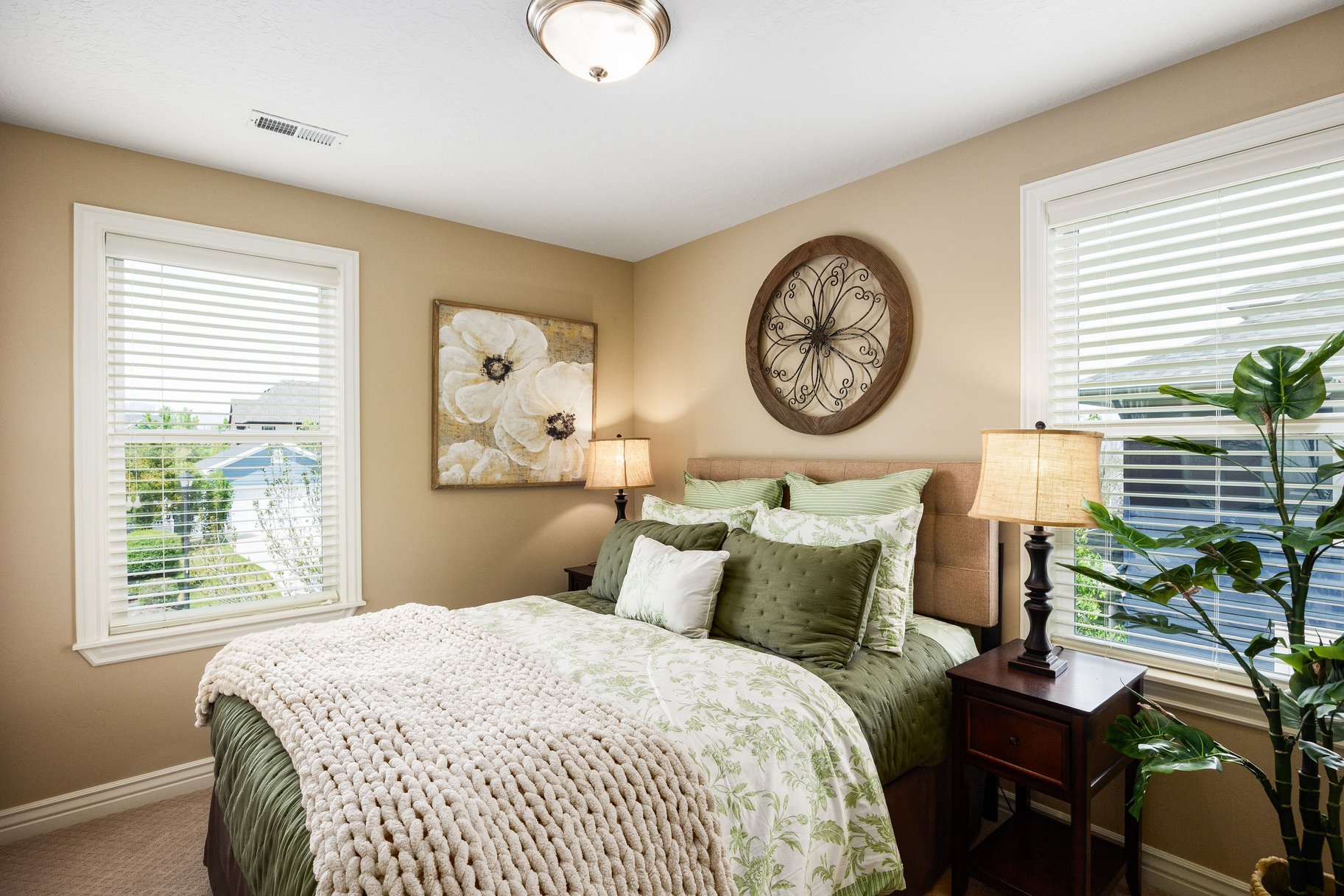  Rare North Shore Gem on One of Daybreak