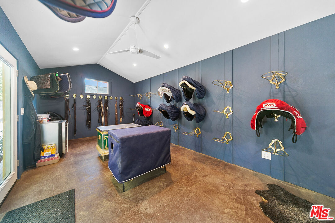 Calabasas, California, 91302, United States, 3 Bedrooms Bedrooms, ,2 BathroomsBathrooms,Residential,For Sale,1723181