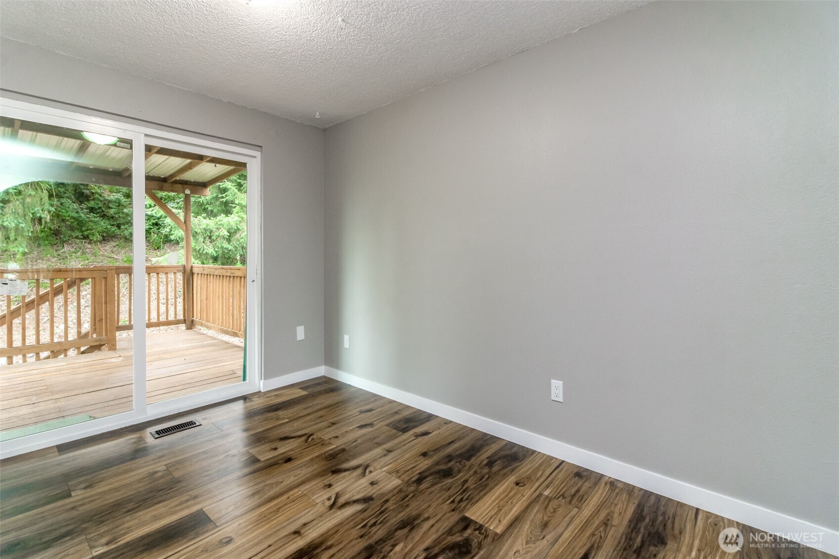 Tacoma, Washington, 98444, United States, 4 Bedrooms Bedrooms, ,2 BathroomsBathrooms,Residential,For Sale,1977336