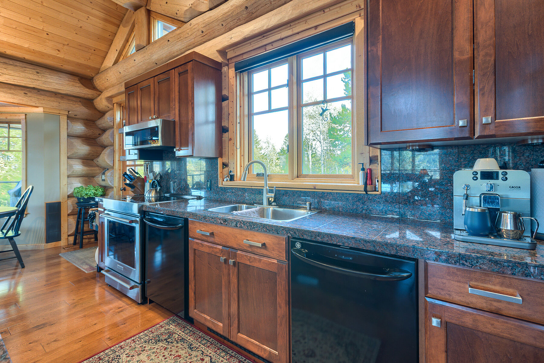  Custom Log Home - 物件實景