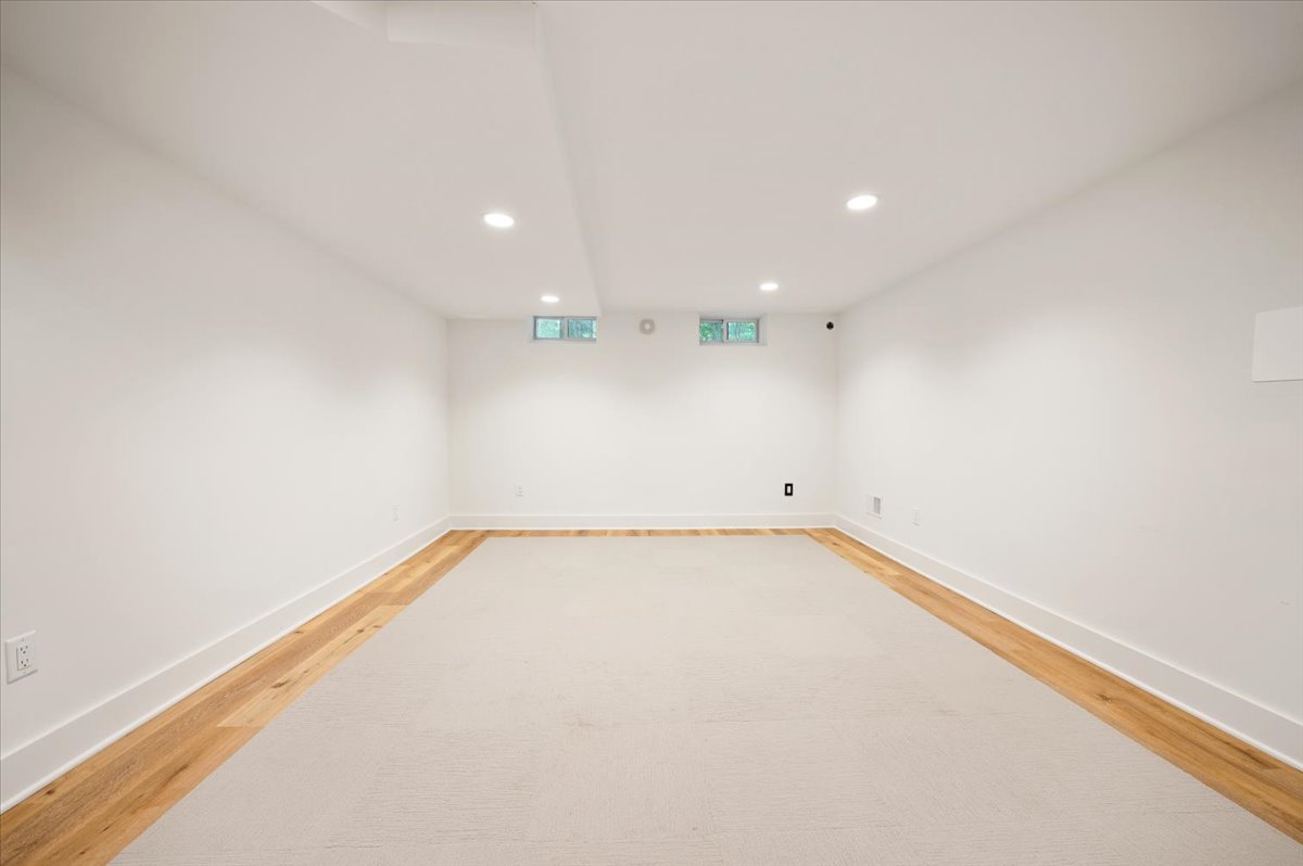 Bernardsville, New Jersey, 07924, United States, 5 Bedrooms Bedrooms, ,6 BathroomsBathrooms,Residential,For Sale,1981424