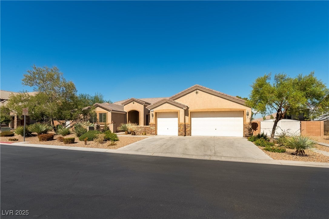 Las Vegas, Nevada, 89183, United States, 5 Bedrooms Bedrooms, ,4 BathroomsBathrooms,Residential,For Sale,1981213