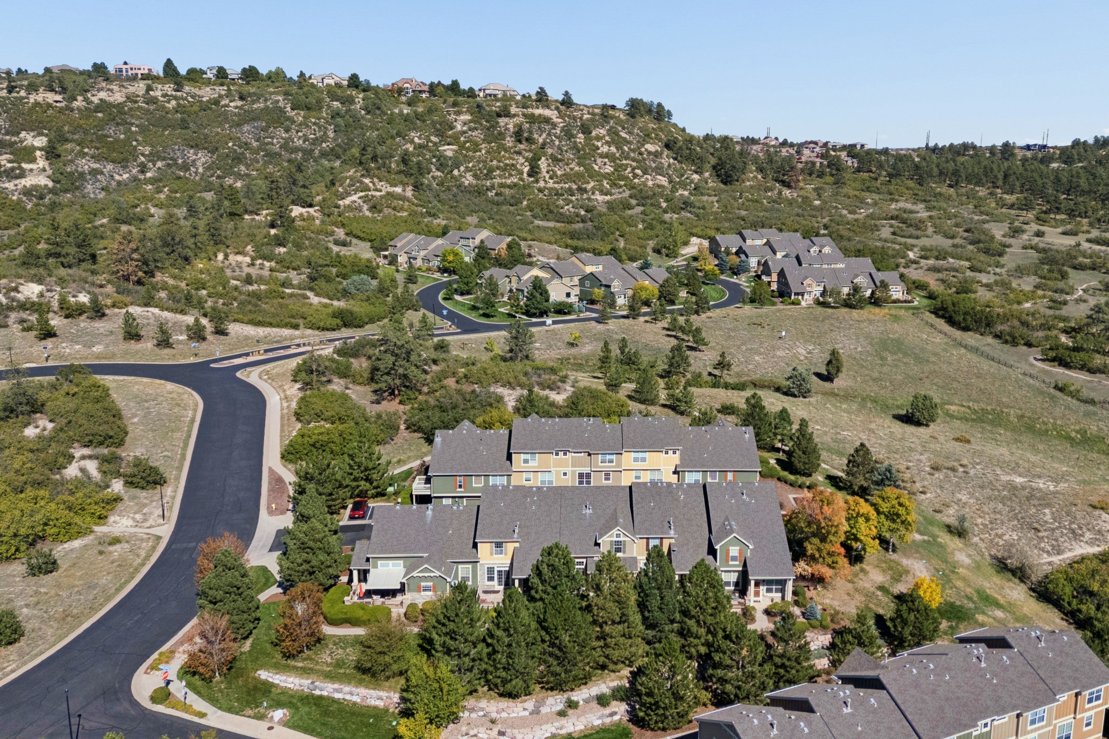  Spacious Townhouse Surrounded by Expansive Space And Mountain Views - 物件實景