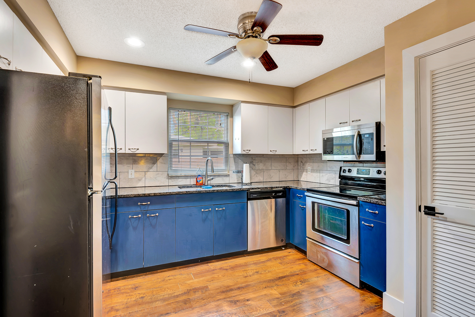 Sarasota, Florida, 34231, United States, 4 Bedrooms Bedrooms, ,2 BathroomsBathrooms,Residential,For Sale,1981224