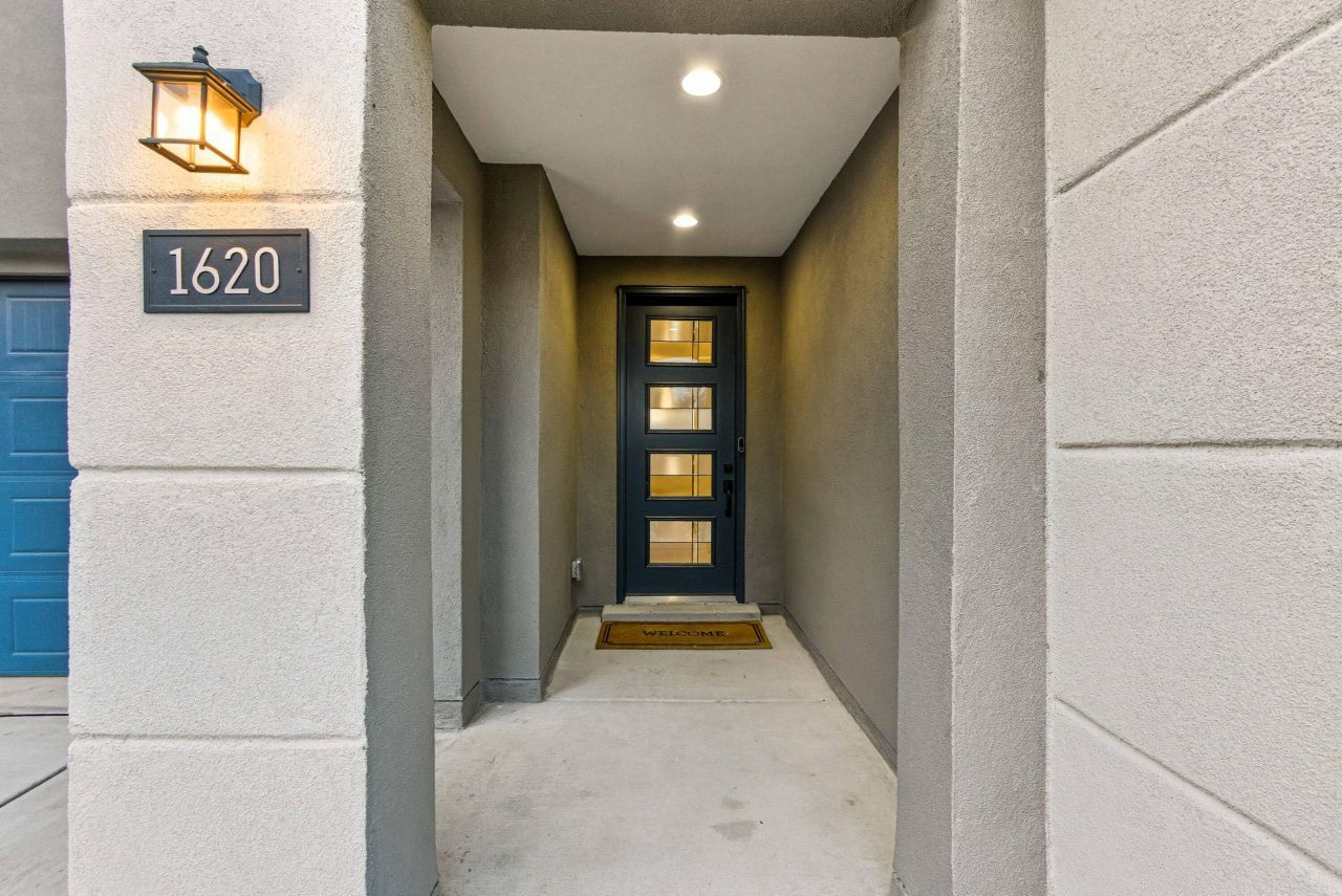 Albuquerque, New Mexico, 87120, United States, 5 Bedrooms Bedrooms, ,4 BathroomsBathrooms,Residential,For Sale,1957910