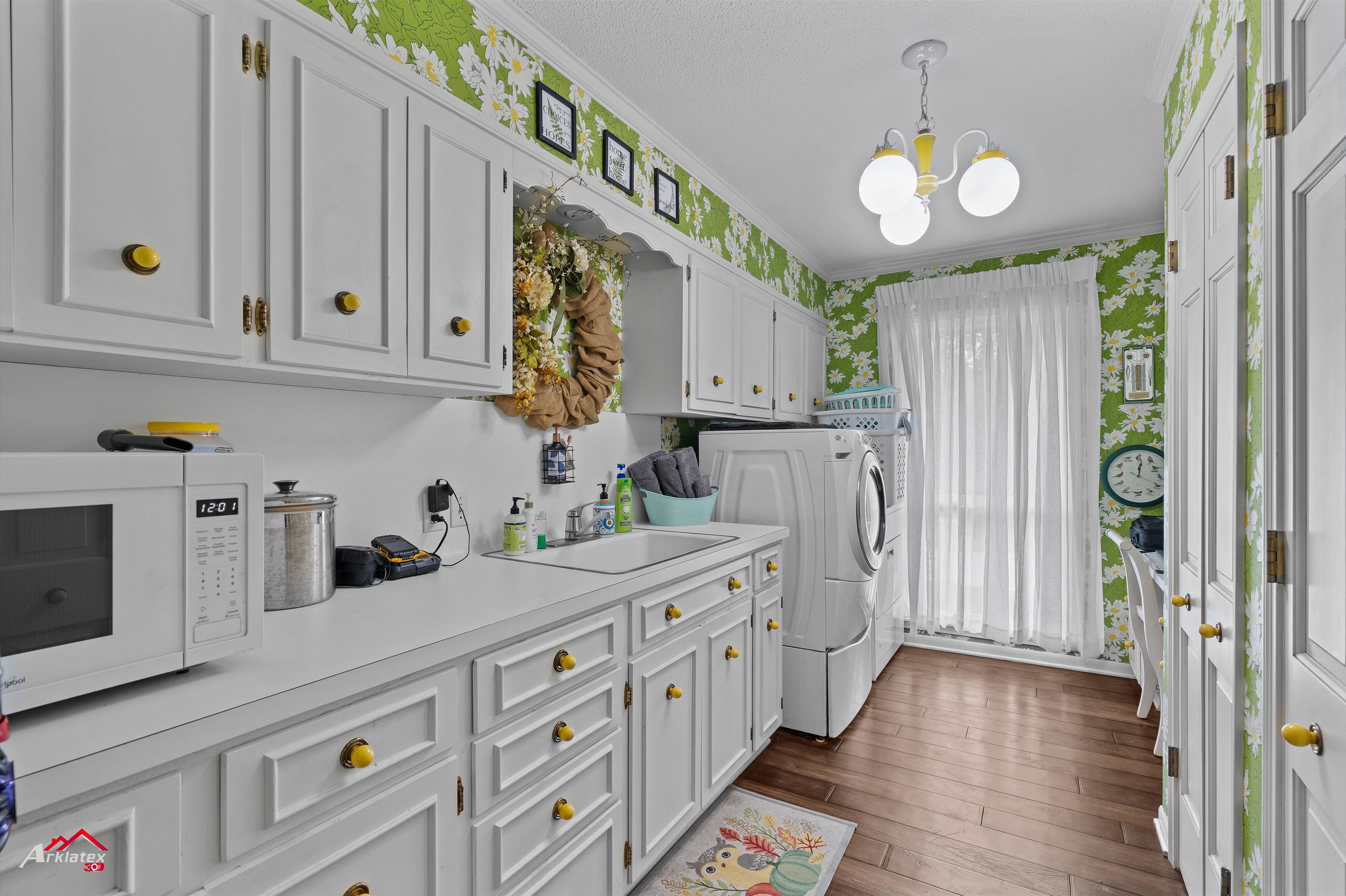 Henderson, Texas, 75654, United States, 3 Bedrooms Bedrooms, ,4 BathroomsBathrooms,Residential,For Sale,1975189