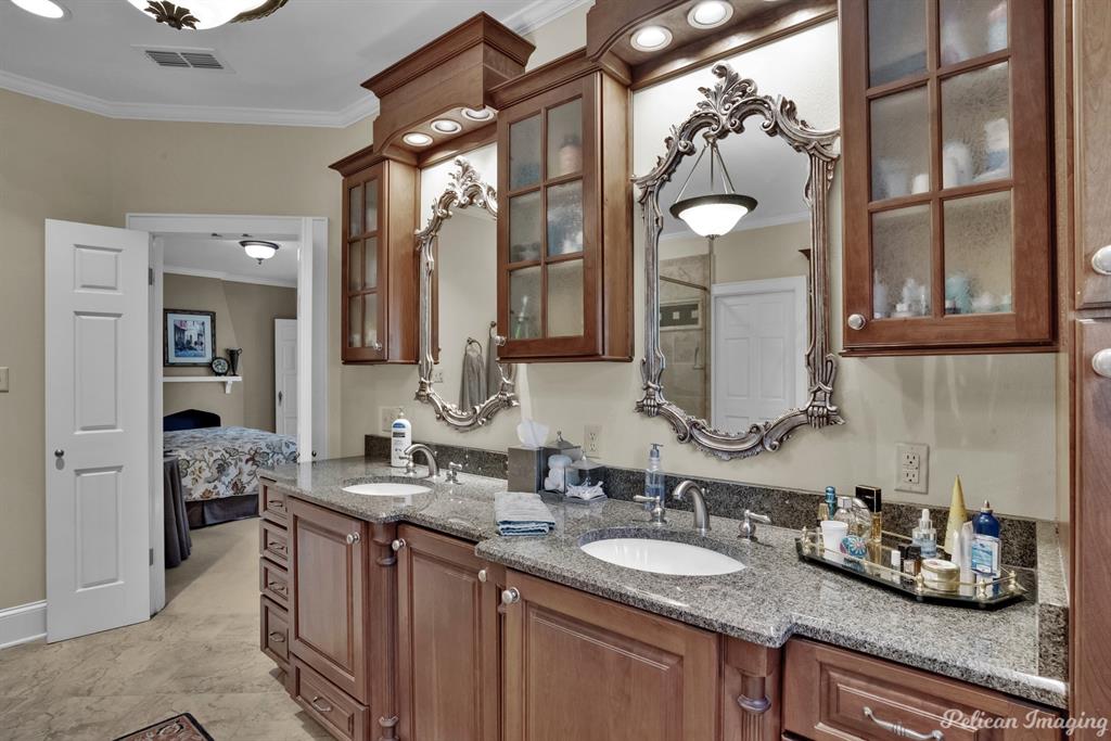 Shreveport, Louisiana, 71106, United States, 5 Bedrooms Bedrooms, ,4 BathroomsBathrooms,Residential,For Sale,1779420