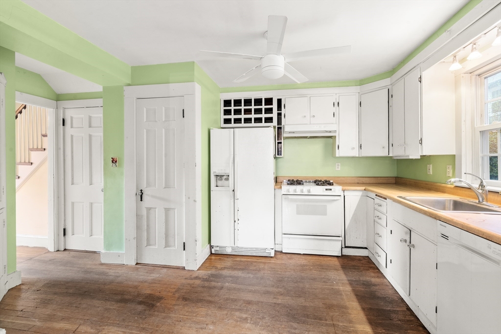 Milton, Massachusetts, 02186, United States, 3 Bedrooms Bedrooms, ,2 BathroomsBathrooms,Residential,For Sale,1973093